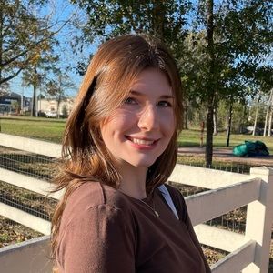 Meet your Posher, Julia